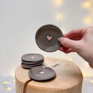 MINI SRDÍČKOVÝ TALÍŘEK NA ŠPERKY ŠEDÝ